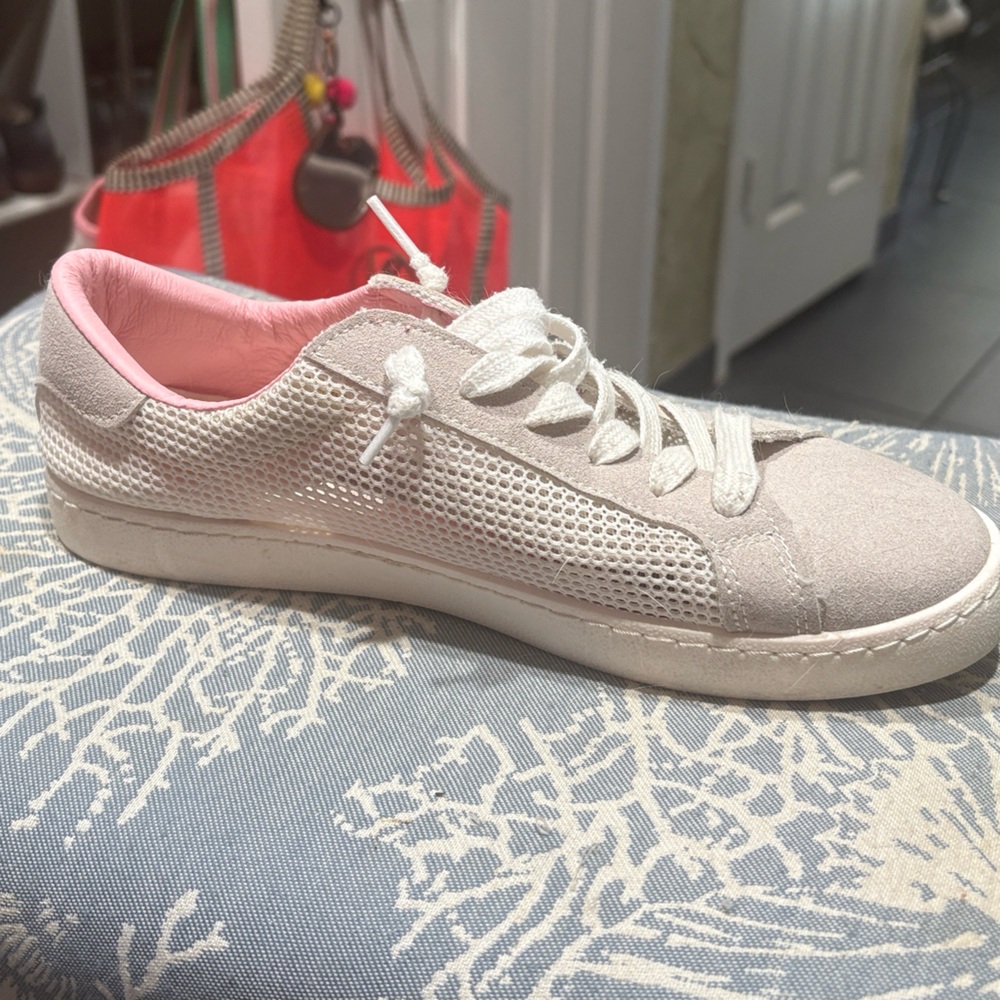VINTAGE HAVANA Free - Star Perforated Lace Up Sneakers - Silver, Grey, Pink - Picture 9 of 15